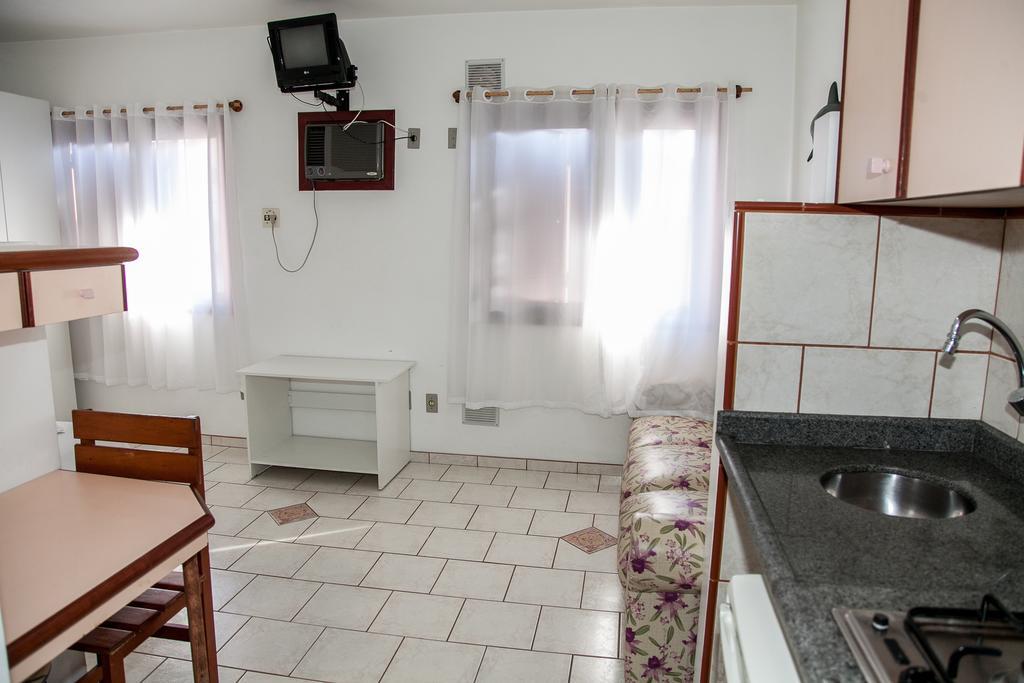 Residencial Ilha Dourada Hotel Governador Celso Ramos Room photo
